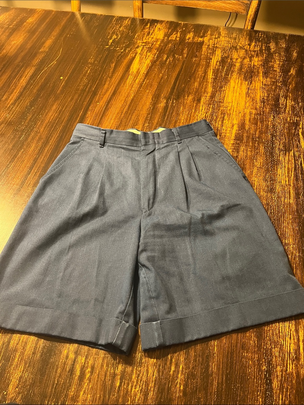 Vintage Women's Navy Pleated Bermuda Shorts